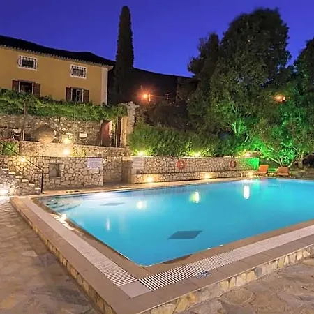 Archontiko Maisonettes Otel 4*